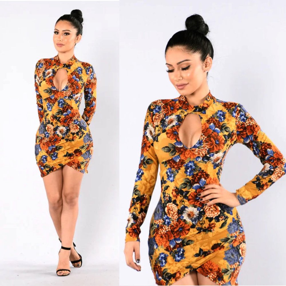 Fashion Nova FALL FOR FLORAL Fitted Mini Dress w/Keyhole Neck  & Long Sleeve